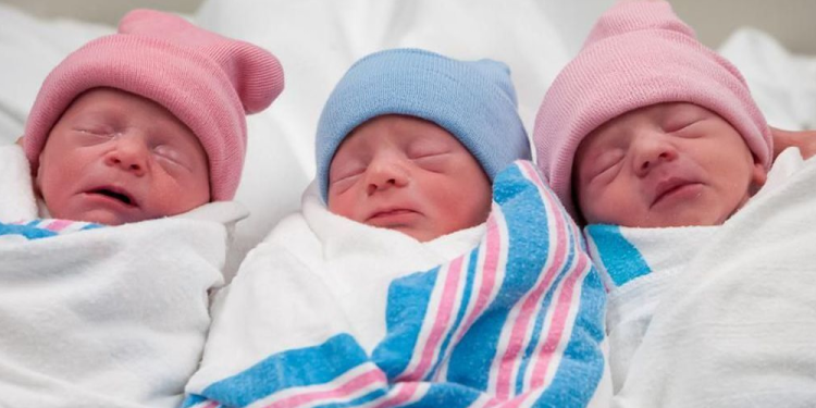 Woman Gives Birth To Triplets 10 Minutes Later The Doctor Confesses He Made A Mistake